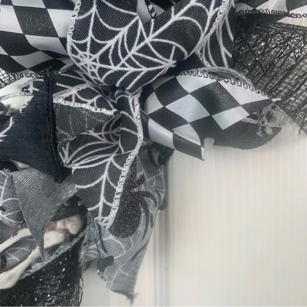 Handmade Halloween Wreath Skull Skeleton Hands Spider Deco Mesh Black White 18